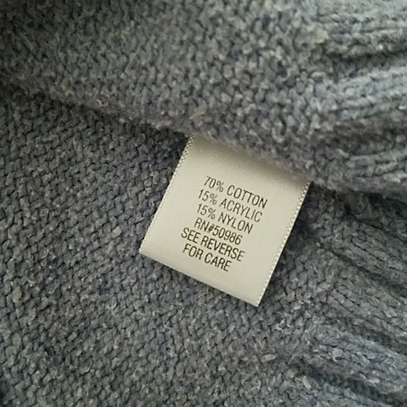 Super cute sweater! - Picture 4 of 4